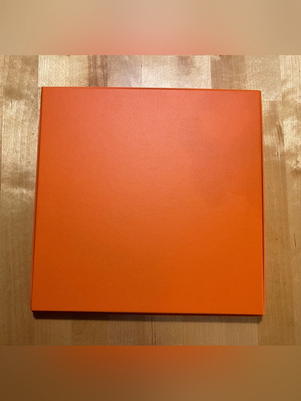 Authentic Hermès Empty Scarf Box 9.5" x 9.5" with Tissue Paper for Carré 90 - Picture 3 of 3
